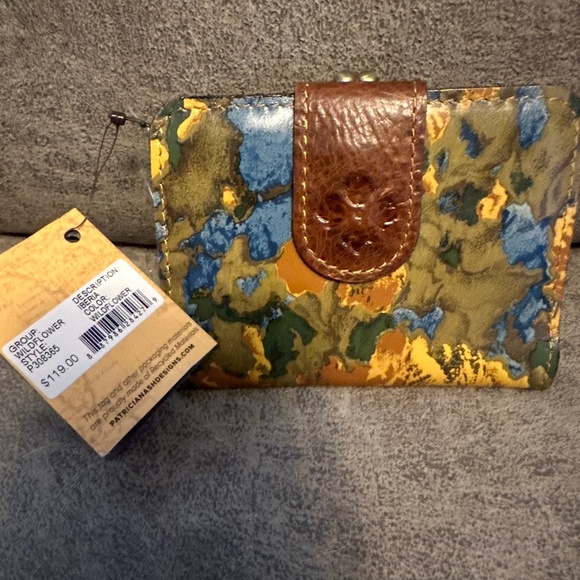 Patricia Nash Handbags - Patricia Bash floral wallet